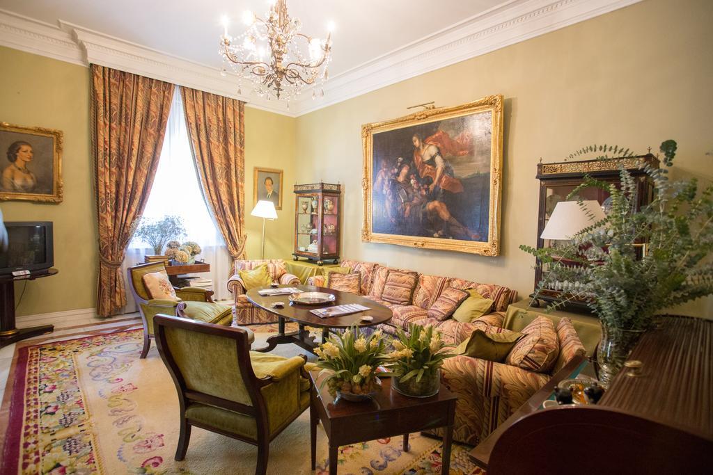 Villa De La Palmera Севиля Екстериор снимка